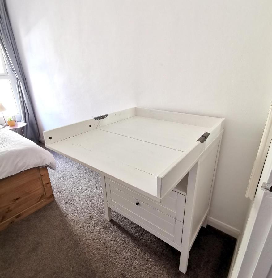 2 Bed Apt W/ Private Parking Close To Town Centre Huntingdon Exterior photo